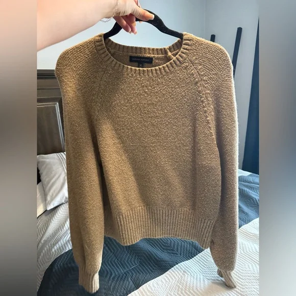 Banana Republic Tan Crew Neck Sweater with Ribbed Collar Size MEDIUM - Picture 1 of 5